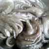 Cách làm bạch tuộc nướng đá ngon: Chọn những con có lớp da căng, bóng mịn, không trương phình, có tròng mắt trong, sáng. Rửa sạch từng con bạch tuộc tươi, cắt rời từng râu bạch tuộc. 