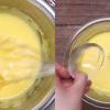Đánh tan lòng đỏ trứng rồi cho đun cách thủy, sau đó trộn cùng với bơ đun chảy và giấm trắng. Khi bơ đã quyện vào hỗn hợp thì bắc chén ra khỏi bếp, cho nước cốt chanh, muối, hạt tiêu vào khuấy đều lần nữa.