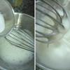 Đánh bông 2 lòng trắng trứng gà với đường 25gr đường đến khi trứng bông mịn thì cho hỗn hợp trứng vào thau bột phẩm màu, đánh đều. Sau đó cho vào khuôn và nướng 10-12 phút.