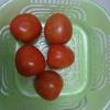 Cà chua, nấm, rửa sạch, cắt miếng vừa ăn. Đậu hủ cắt thành miếng vuông nhỏ.
