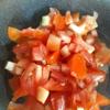 Gọt vỏ rau củ, rửa sạch, cắt khúc thành miếng vừa ăn. Băm nhỏ cà chua.