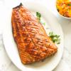Cá nướng xong là có thể thưởng thức được rồi. Thịt cá hồi sau khi nướng có vị ngọt thanh, thịt cá chắc nhưng vẫn rất mềm, bạn có thể dùng cùng cơm trắng hay salad đều ngon cả.
