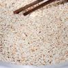 Rang gạo nếp cho hạt gạo chuyển thành màu trắng đục.