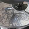 Trong âu cho 115g bơ, 200g đường bột vào âu, dùng máy trộn đều lên. Sau đó cho lòng trắng trứng vào cùng hỗn hợp nước cốt dừa hoa đậu biếc, greek yogurt, tinh chất vani và trộn đều lên. Hỗn hợp bột khô: trộn đều 210g bột mì, 1/2 muỗng bột nở, 1/4 muỗng muối nở, 1/4 muỗng muối. Sau đó, đổ hỗn hợp bột khô vào hỗn hợp bơ và trộn đều đến khi thành hỗn hợp bột mịn, mượt và có màu đẹp.