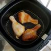 Đặt gà vào lò nướng ở 180 độ C trong khoảng 15-20 phút. Trong quá trình nướng, dùng cọ phết nước ướp lên thịt gà để tránh thịt nướng bị khô nhé!