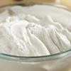 Đánh bông 300ml kem whipping rồi cho vào hỗn hợp trứng và sữa trộn đều thành hỗn hợp kem sữa tươi đồng nhất.