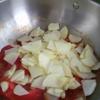 Khi cà chua vừa chín tới thì cho tiếp khoai tây vào xào cùng. Nêm vào 1/2 muỗng cà phê muối, 1 muỗng canh đường, xào cho đến khi cà chín nhừ thì tắt bếp.