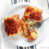 Một công thức với mì lá Lasagna lạ miệng, ngon lành cho ngày cuối tuần cực hấp dẫn đấy. Bạn hãy cùng mình lưu lại công thức và thử làm ngay công thức Mì Lasagna cuộn rau củ phô mai đút lò này nhé.