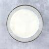 Làm thạch sữa cho milo đá bào: Cho 200ml sữa tươi không đường vào nồi, thêm 3gr bột rau câu và 30gr sữa đặc. Dùng muỗng khuấy đều đến khi hỗn hợp sữa sôi thì tắt bếp, đổ vào tô để nguội, sau đó cho vào ngăn mát 30 phút đến khi thạch sữa đông lại.