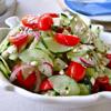 Cho nước trộn vào tô salad, trộn đều tất cả rồi thêm phô mai bào nhuyễn vào, trộn đều lên là có thể dùng.