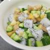 Đợi khoảng 10 phút cho nguyên liệu ngấm gia vị là có thể dùng nhé! Các loại trái cây có thể bảo quản tủ lạnh trước khi chế biến thì món salad làm ra sẽ giòn mát tự nhiên, ăn trong những ngày trưa hè có công dụng làm mát rất tuyệt.