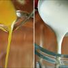 Cho nước cam vào cùng 150ml sữa tươi có đường.