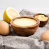 Sốt bơ trứng mù tạt với vị b béo béo, mằn mặn của cả bơ và trứng giúp món ăn ngon hơn kèm theo mù tạt vàng không cay nồng nhưng vẫn đậm vị mang lại sự hấp dẫn cho nước chấm. Bạn hãy thử làm ngay với công thức này nhé.