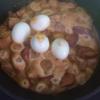 Tiếp theo, cho trứng gà, thơm vào, đảo nhẹ tay tránh trứng bị nát, nấu thêm 3 - 4 phút nữa thì tắt bếp. Có thể nêm nếm lại cho vừa miệng.