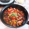 Bắc chảo lên bếp vào nấu trong 40-45 phút là được. Nấu đến cạn nước thì cho gà om cà chua ra đĩa và thưởng thức thôi.