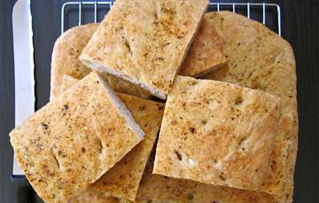 Bánh mì nướng olive thảo mộc