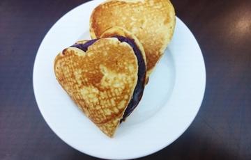 Bánh rán Doraemon hình trái tim