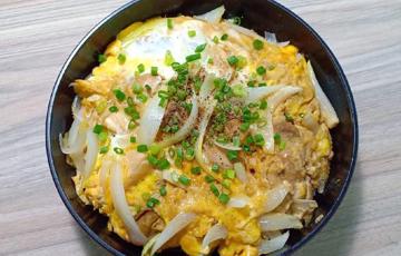 Cơm gà sốt trứng - Oyakodon