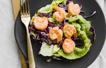 Salad bắp cải tôm sốt Thái