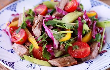 Salad bò áp chảo