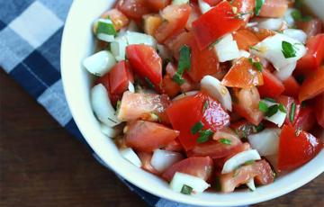 Salad cà chua hành tây dầu giấm