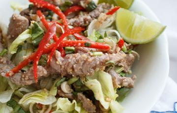 Salad thịt bò kiểu Thái