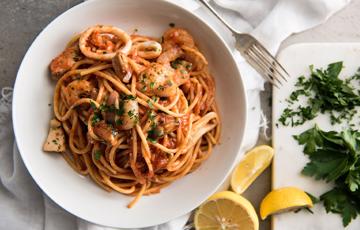 Spaghetti sốt tôm mực
