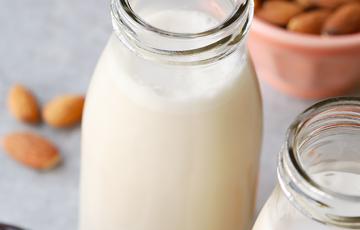 Sữa hạnh nhân đơn giản