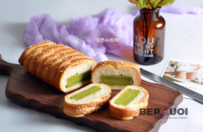 Bánh mì gối nhân bông lan trà xanh