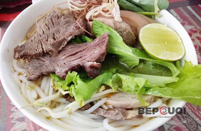 Cách nấu bún bò Huế đậm chất miền Trung cực ngon tại nhà