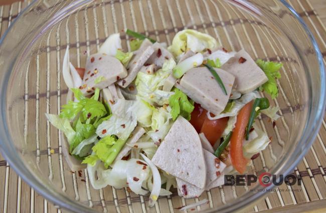 Salad chả lụa trộn cần tây