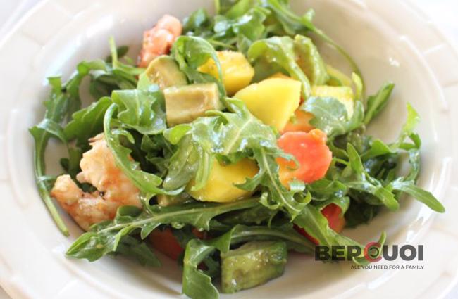 Salad tôm nướng và rau quả