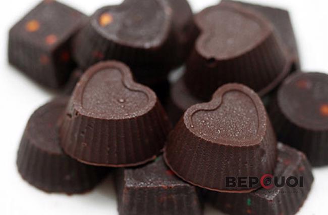 Tự làm chocolate hình trái tim