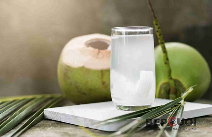 8 lợi ích tuyệt vời của nước dừa tươi