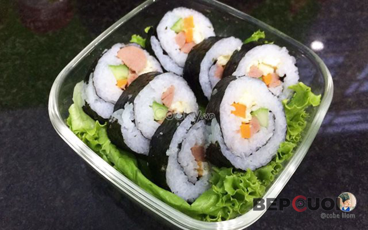 Cách làm cơm cuộn sushi đơn giản màu sắc ngọt ngào yêu thương