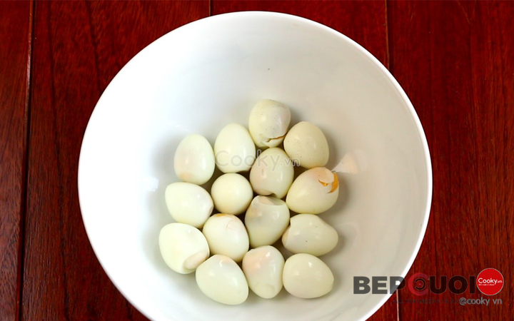 cách làm khoai tây bọc trứng cút