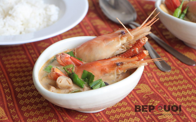 Cách Nấu Canh Tom Yum Chua Cay Chuẩn Thái Ngon Xuất Sắc