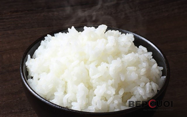 Hô biến cơm nấu từ gạo cũ như gạo mới chỉ bằng một thứ cực đơn giản